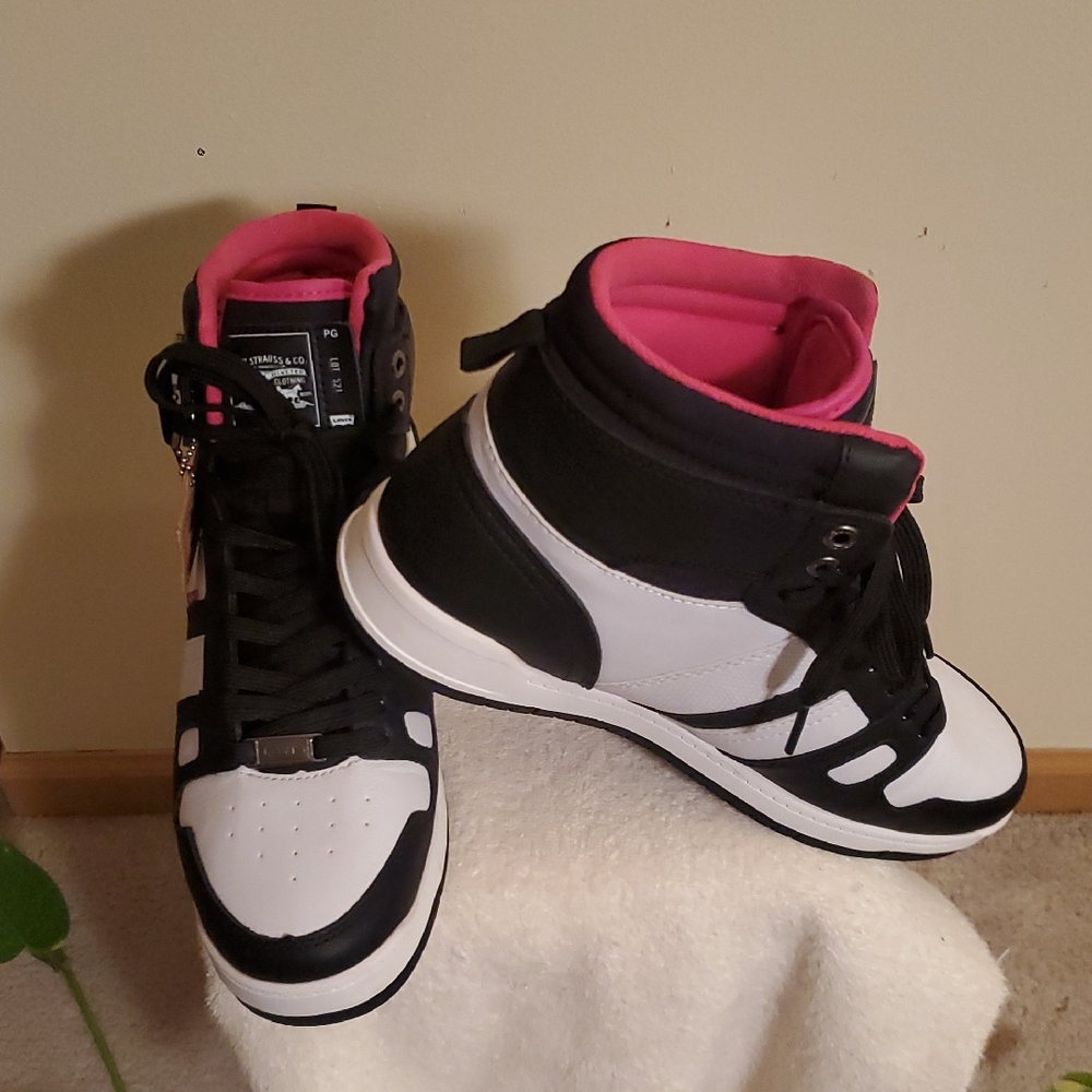 Stylish Levi Strauss & Co Women's High-Top Sneakers - Black, White, and Pink